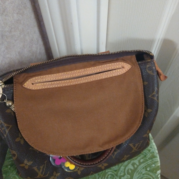 Louis Vuitton Speedy 25 Monogram - Picture 9 of 12